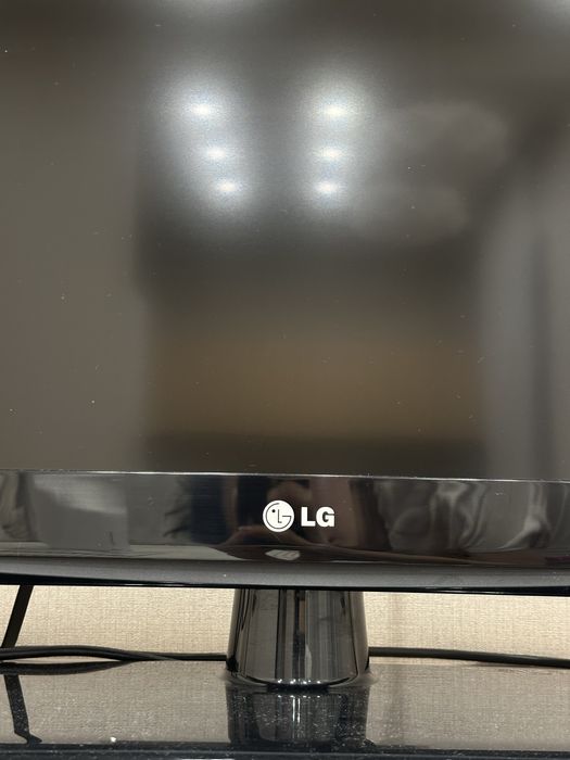 Продам телевизор LG 42” (Full HD)