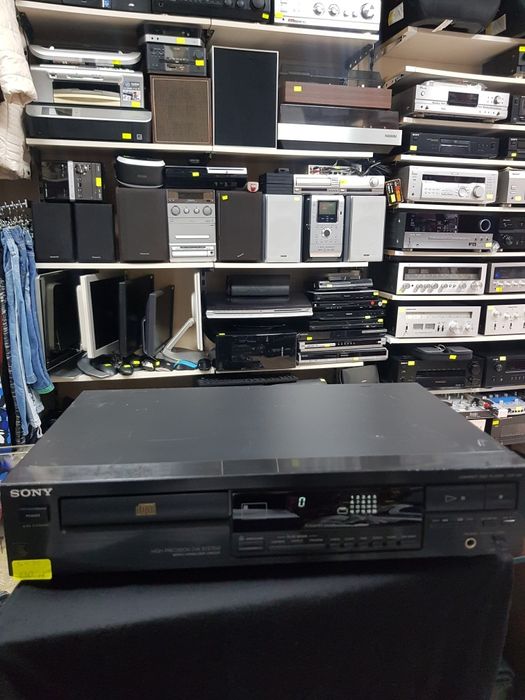 SONY COMPACT DISC PLAYER CDP-391 купена  от Франция