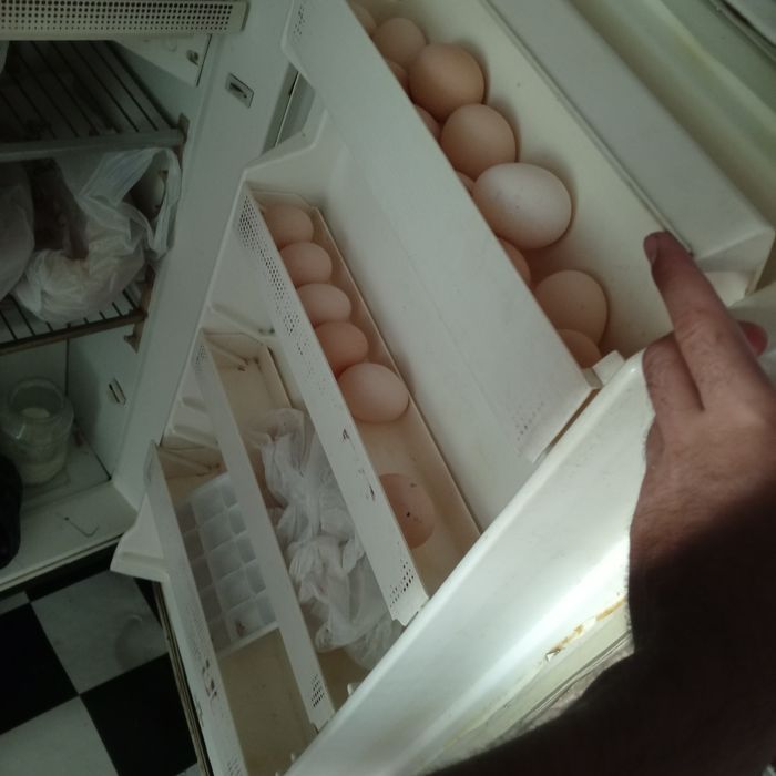 Холодильник почти новая