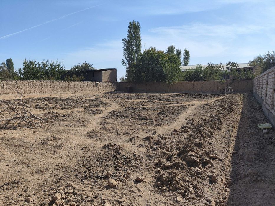 Ер участка сотилади