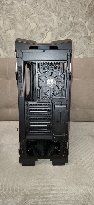 Корпус "Cougar Gemini T"