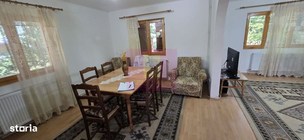 Vila cu 4 camere de vanzare in Busteni