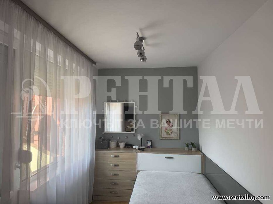 Дава се под наем Четиристаен апартамент в Пловдив, Център - 137 кв.м за 1300 € - Снимка #7