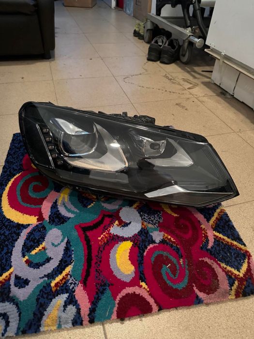 Оригинален десен фар за VW Touareg 7P (Bi-Xenon + LED)
