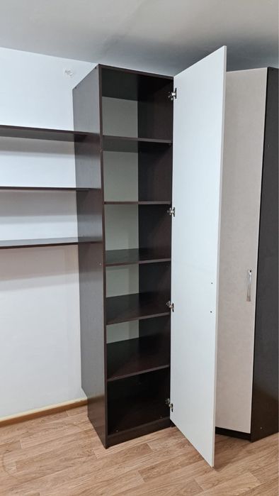 Шикарный шкаф , в отличном состоянии.