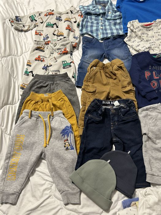 Lot haine pentru bebelusi marimea 74/80