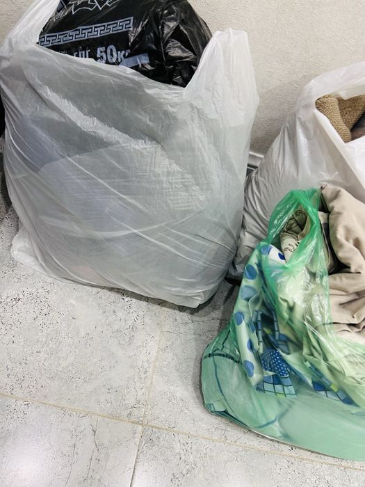 Нуждающейся женщине, даром отдам