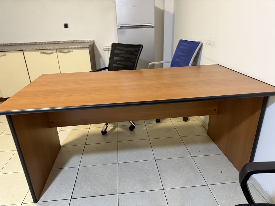 Шкаф двухстворчатый со стеклом