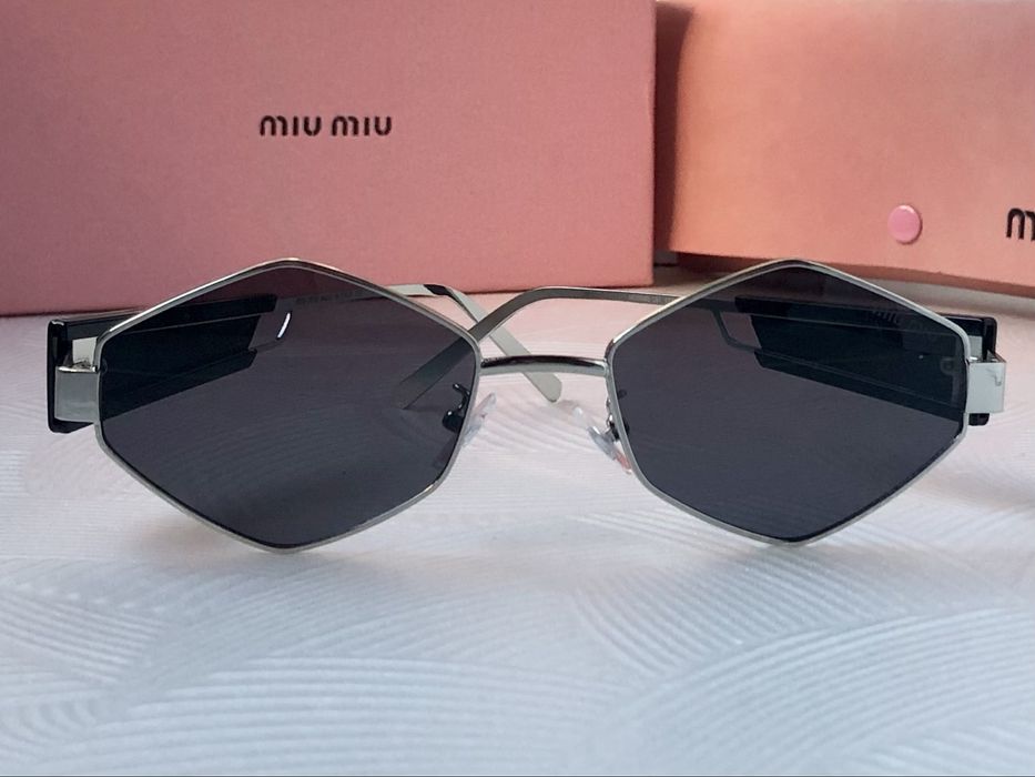 Дамски слънчеви очила ромб 3 цвята черни