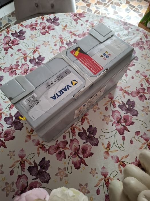 Vând baterie VARTA SILVER Dynamic 12 v 110 Ah 920 A