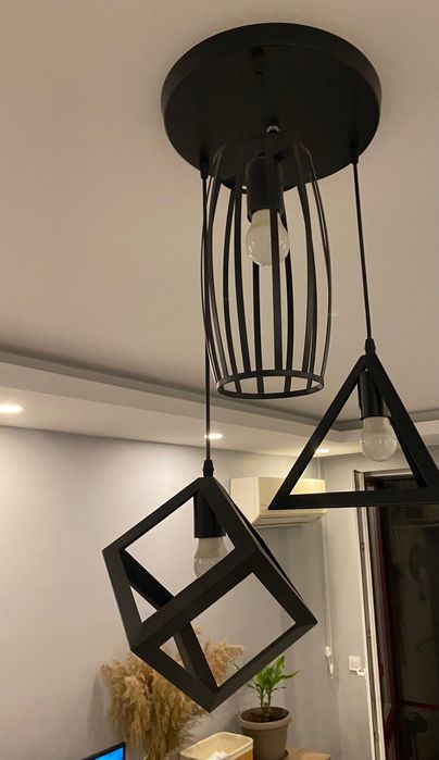 Черен метален пендел