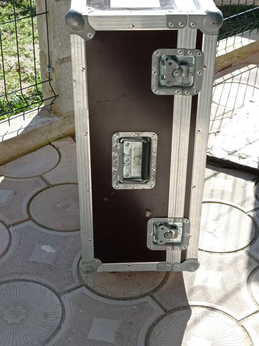 Flight case - Твърд куфар