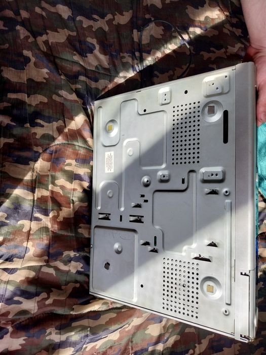 Vând DVD-player,nefolosit, 200 de lei.