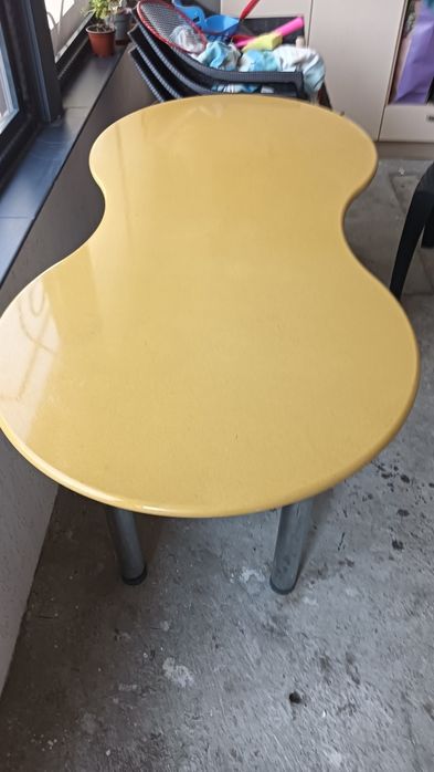 Masa din granit compozit cu picioare de inox reglabile