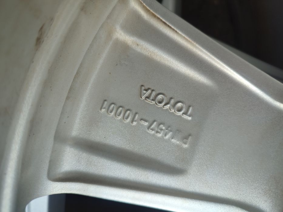 17" оригинални алуминиеви джанти за Toyota Chr,Corolla,Auris, Avencis.