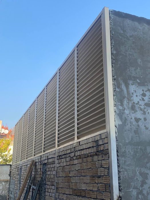 Жалюзи настенный