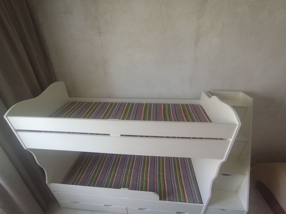 Продам двухъярусную кровать