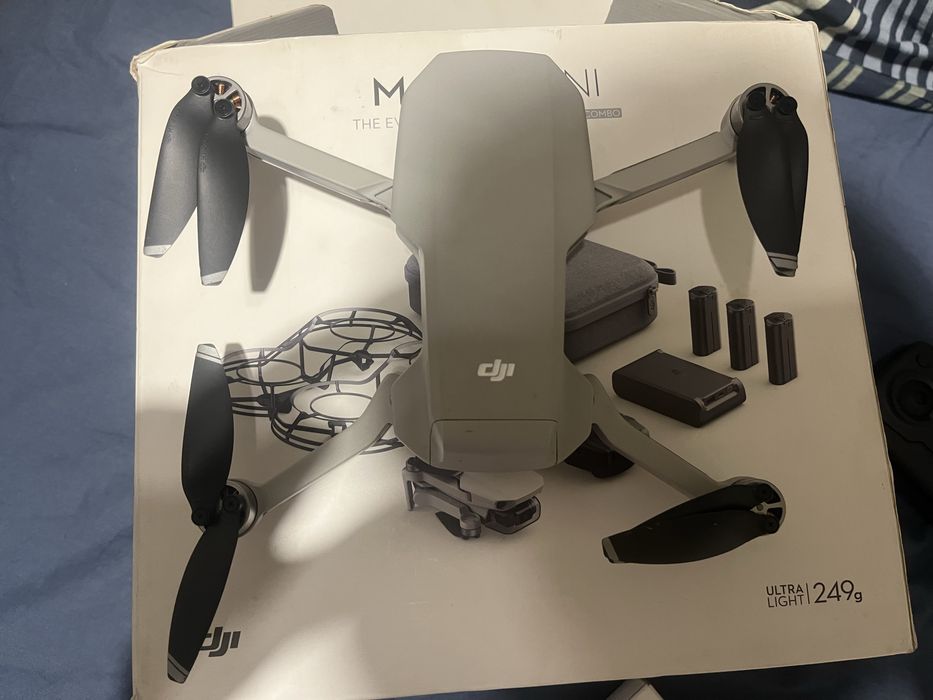 Drona dji mavic.