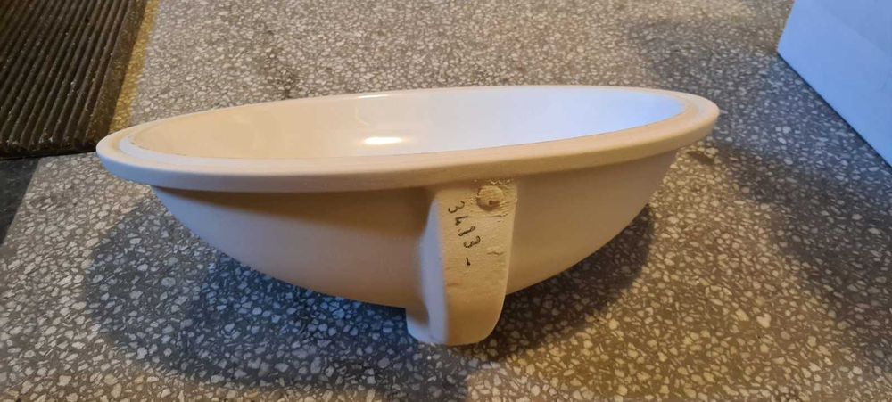 порцеланова мивка Roca Berna