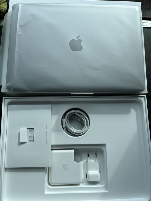 Лаптоп Apple MacBook Pro 13