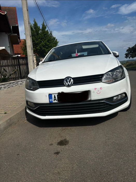 VOLKSWAGEN Polo