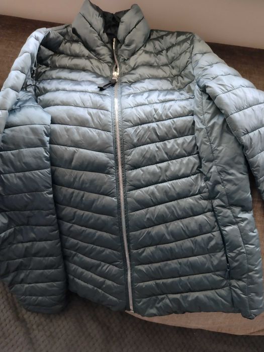 Дамско яке размер 38 и подарък към него