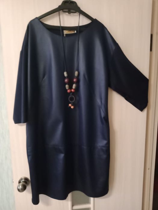 Продам платье новое размер 54-56