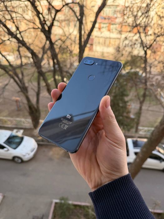 Mi 8 lite    sotiladi