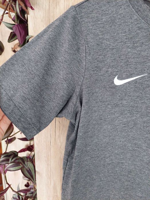 Tricou Nike gri marimea S