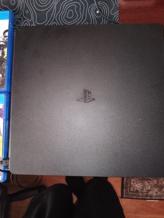 Sony PlayStation 4 Slim 500 ГБ (Обслужена) + 6 дисков с игр