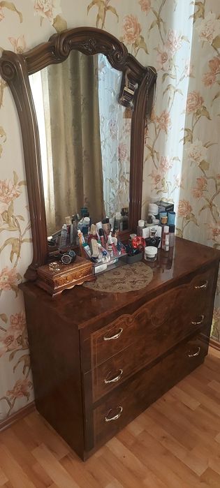 Спальный гарнитур