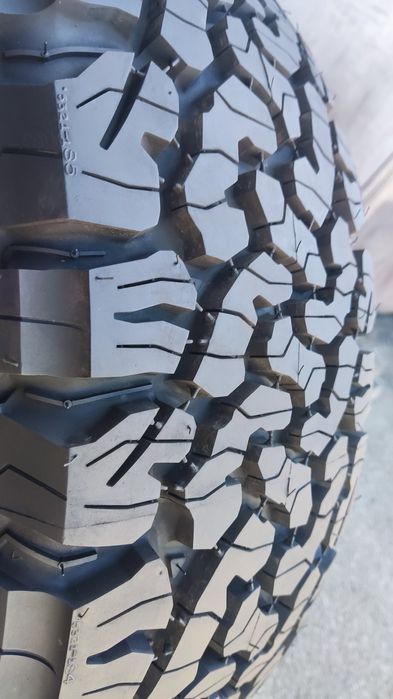 1брой гума 235/75/15 BF GOODRICH ALL TERRAIN T/A KO2 TL , 6PR, плата