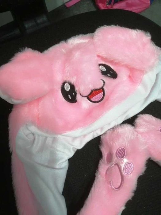 Caciula iepuras roz cu urechi miscatoare 4-5 ani