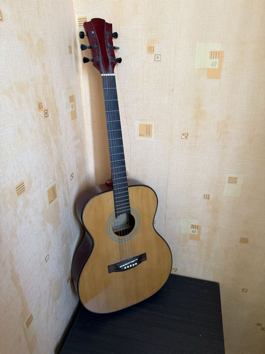 Gitara akustik sotiladi b/u