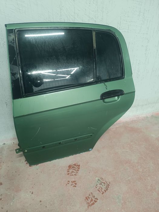 Дверь задняя левая  Хюндай Гетс Hyundai Getz запчасти