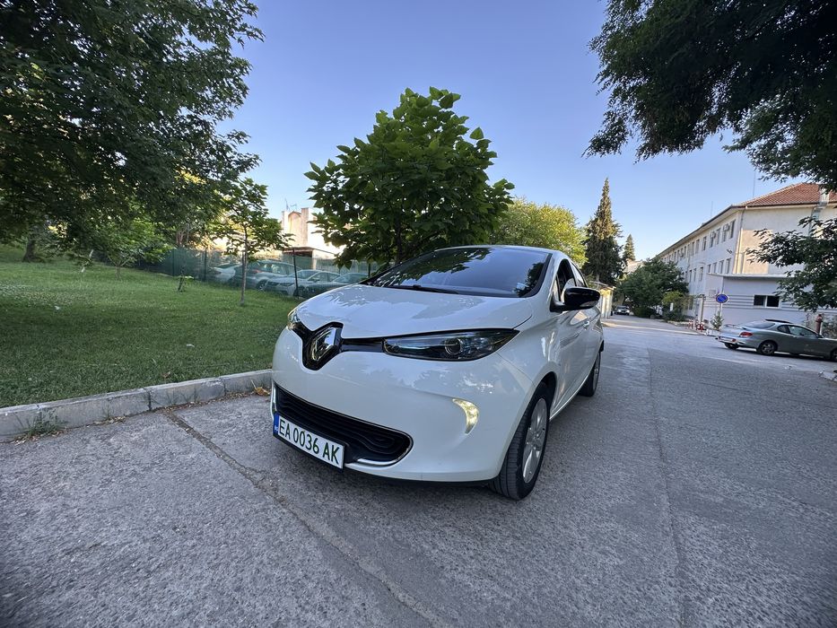 Продавам електрически автомобил Renault Zoe