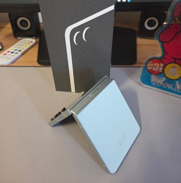 Samsung Z Flip 7 256gb Mint(Exclusive)