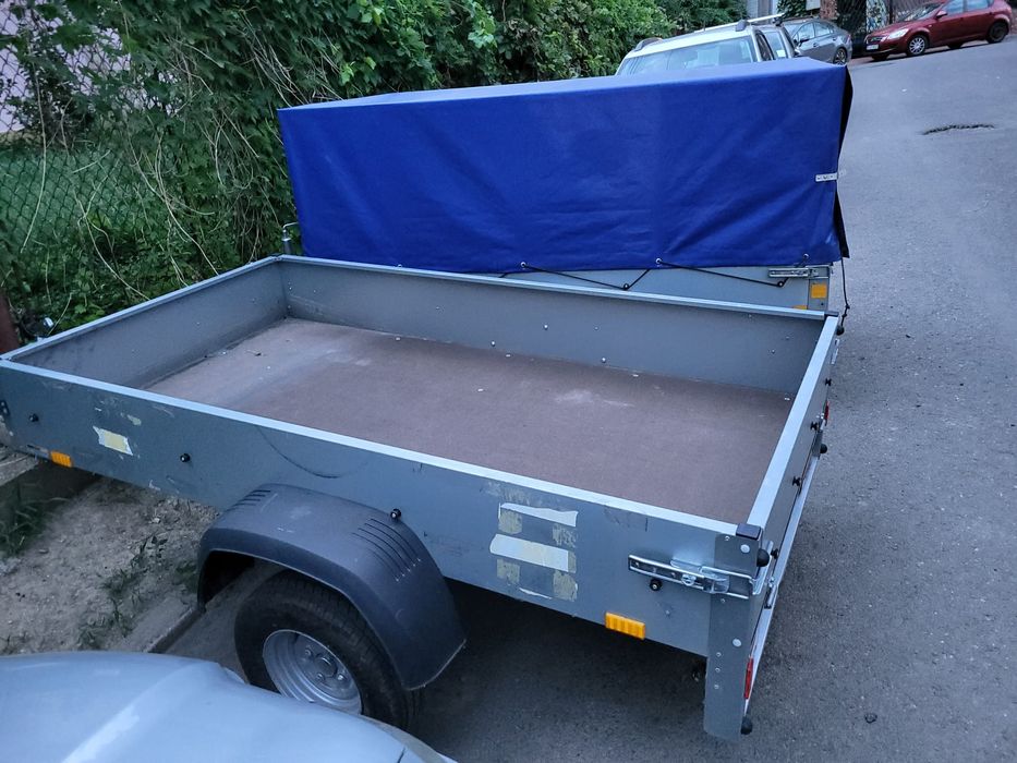 Remorca de închiriat 750kg,cu prelata