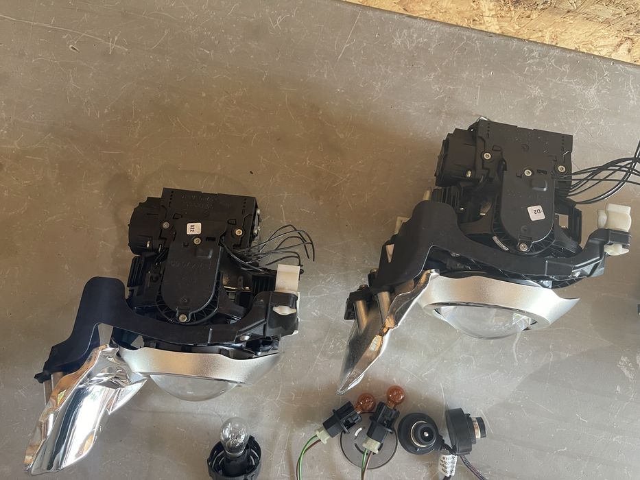 Lupă / Proiector Far Bi-Xenon Hella OEM -Audi A8 (⁠1YL 158695-01⁠) Modul Balast LED DRL Far Audi A8