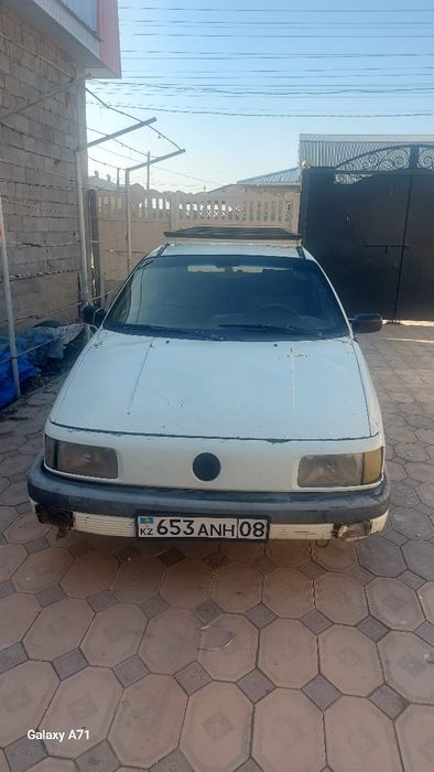 Машина пассат 1989г