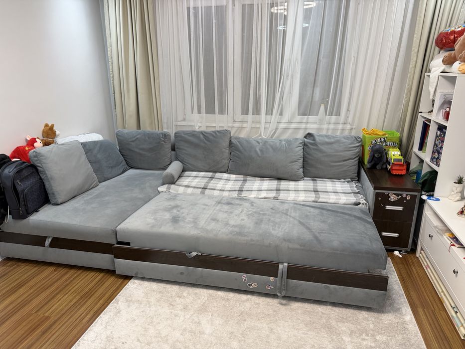 Серый угловой диван