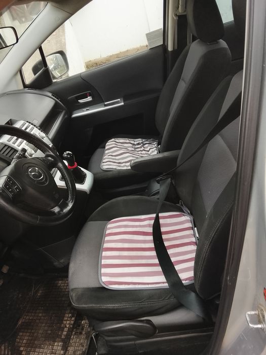 Vând mazda1,9 motorina