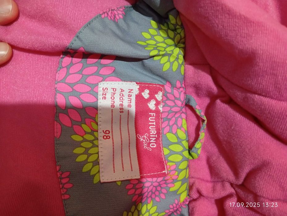 Куртка на девочку в отличном состоянии