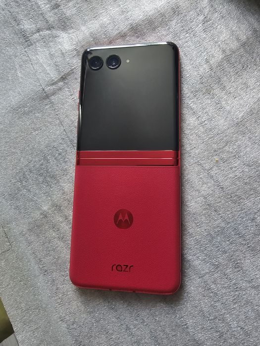 Motorla Razr Ultra 40