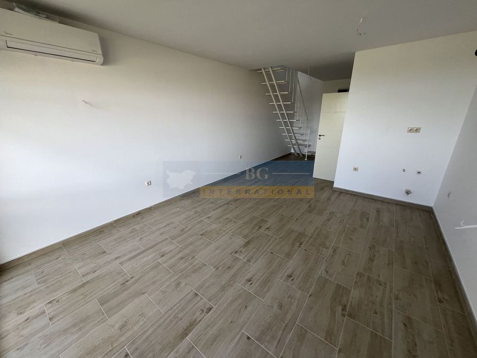 Продава се Тристаен апартамент в Черноморец - 87 кв.м за 891 €/кв.м - Снимка #4
