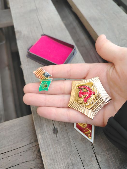 Продам значки СССР