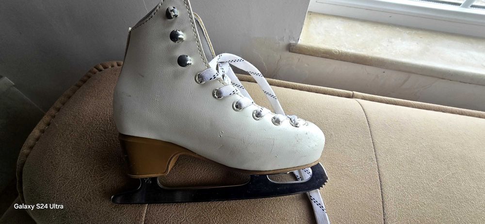 Кънки за фигурно пързаляне Edea Brio 210