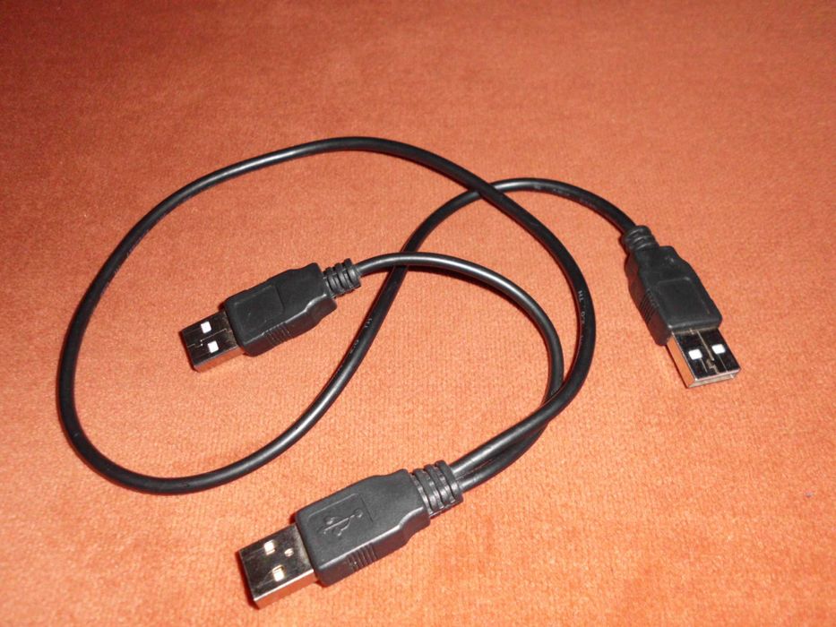 Cablu de date cu trei mufe USB
