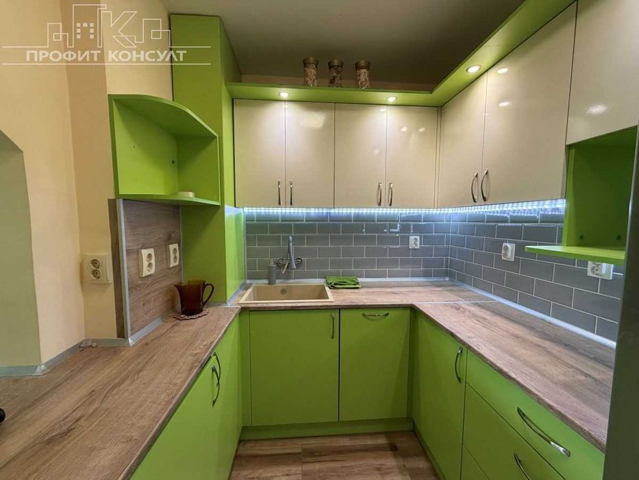 Двустаен, напълно обзаведен апартамент в кв. Зона Б