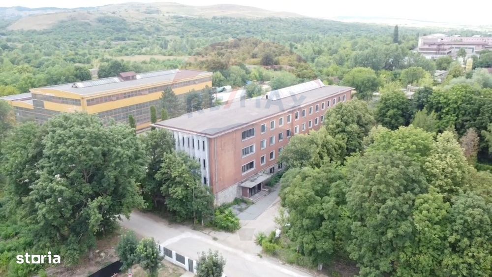 Patrimoniu Industrial, teren si clădiri, lângă Castelul Corvinilor